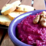 Houmous betterave et noix - stylisme culinaire Youcookme