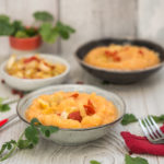 photographie et stylisme culinaire : purée de carotte et légumes croquants - Youcookme