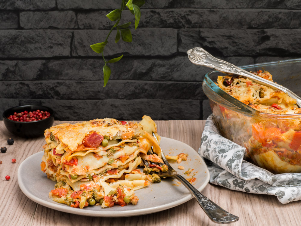 photographie et stylisme culinaire : lasagne saumon fumé et légumes - Youcookme